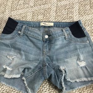 Gap maternity jean shorts